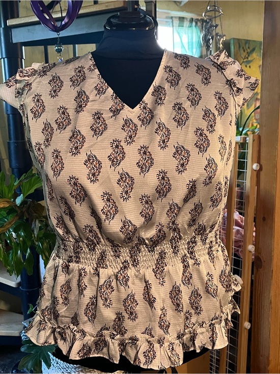 ryegrass Tops - Cream Printed Ruffle-Hem Tunic with Tie-Back